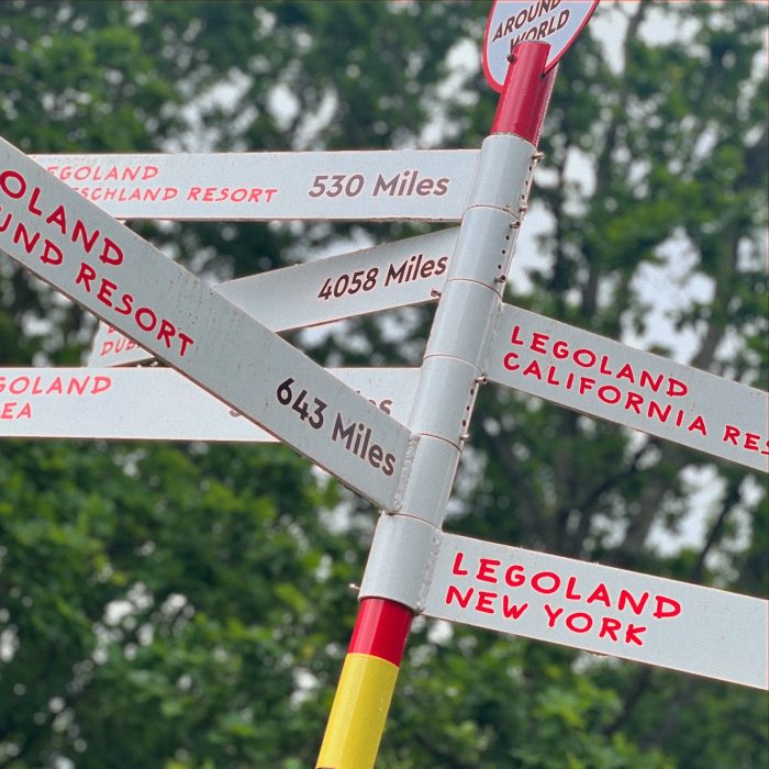 Legoland sign